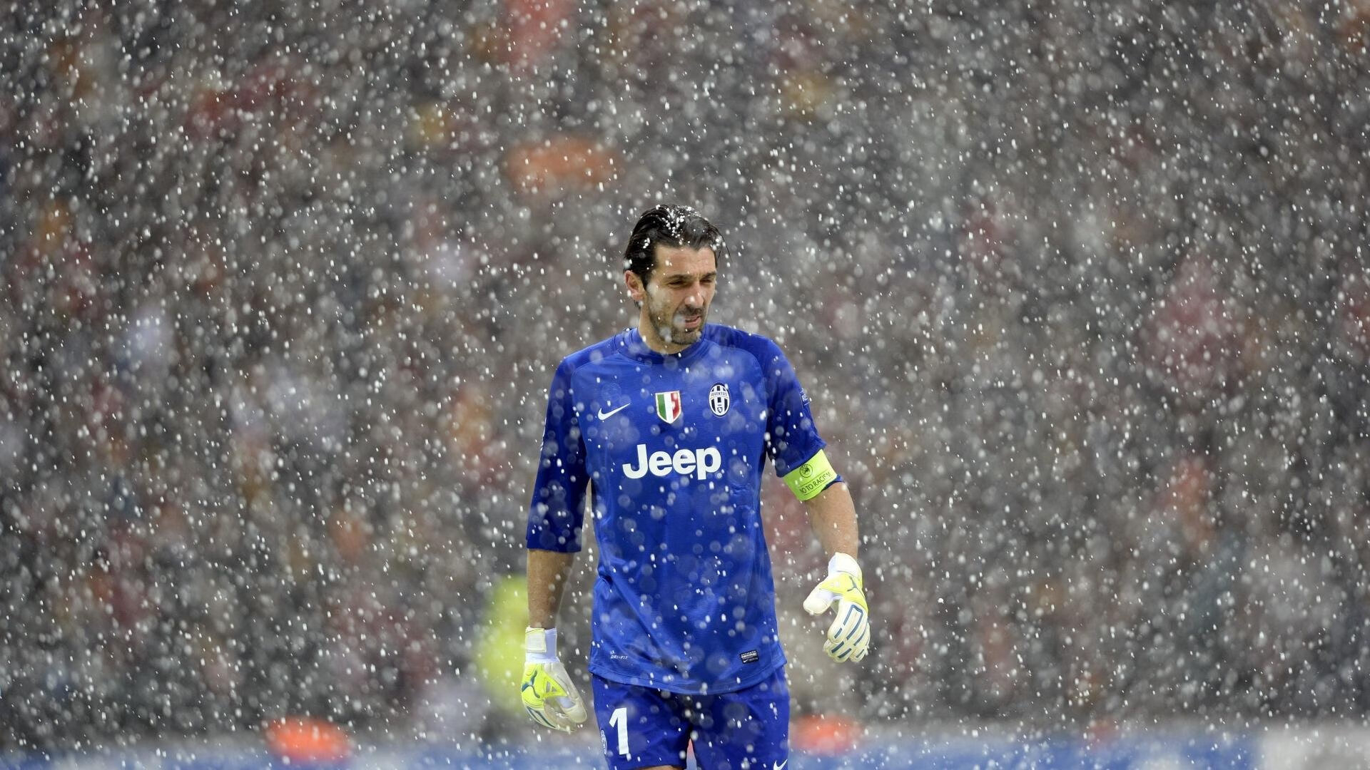 国家田径队集训开营，刘翔亲临指导新秀，田径比赛刘翔